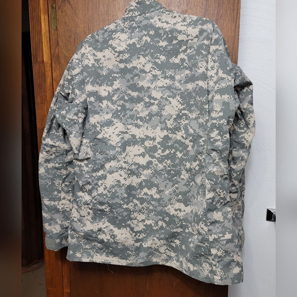 ACU Digital Green Jacket. Size L.  (9) - Picture 3 of 3